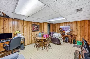 2225 Saratoga Dr, Hermitage, PA 16148 - Photo 13