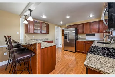 110 Point Vue Dr, Ross Twp, PA 15237 - Photo 9