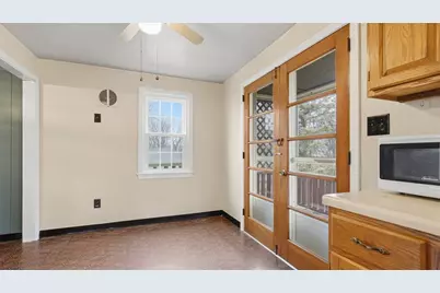 648 Elm Dr, Pittsburgh, PA 15147 - Photo 13