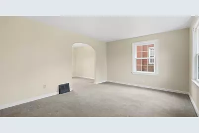 648 Elm Dr, Pittsburgh, PA 15147 - Photo 5