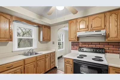 648 Elm Dr, Pittsburgh, PA 15147 - Photo 11