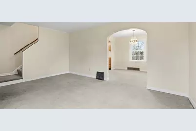 648 Elm Dr, Pittsburgh, PA 15147 - Photo 7