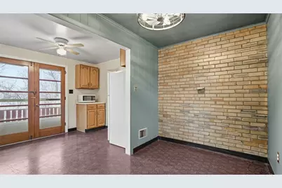 648 Elm Dr, Pittsburgh, PA 15147 - Photo 17