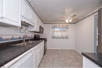 215 Hillendale Rd, Ross Twp, PA 15237 - Photo 11