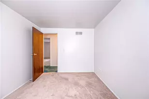 215 Hillendale Rd, Ross Twp, PA 15237 - Photo 13