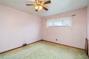 49 Gordon St, Stowe Township, PA 15136 - Photo 15