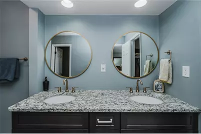 551 Georgetowne Vlg, White Township, PA 15701 - Photo 19