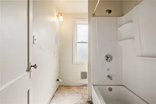 302 Platt Ave, Beechview, PA 15216 - Photo 17