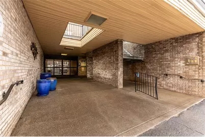 2160 Greentree Rd. #405W, Scott Township, PA 15220 - Photo 3