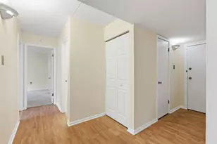 2160 Greentree Rd, Scott Township, PA 15220 - Photo 7