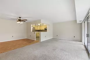 2160 Greentree Rd, Scott Township, PA 15220 - Photo 9