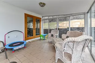 808 Forest Ave, Pittsburgh, PA 15209 - Photo 17