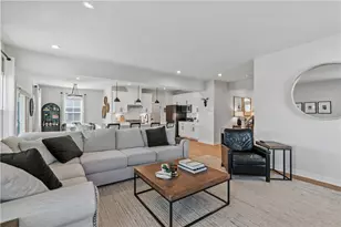 1043 Wedgewood Dr, Penn Twp, PA 15644 - Photo 7