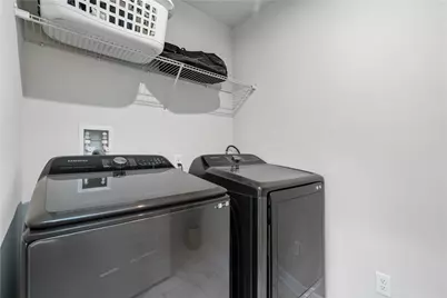 1043 Wedgewood Dr, Jeannette, PA 15644 - Photo 17