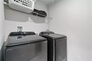 1043 Wedgewood Dr, Penn Twp, PA 15644 - Photo 17