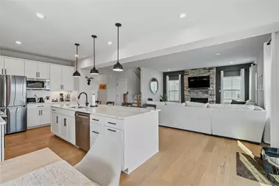 1043 Wedgewood Dr, Jeannette, PA 15644 - Photo 9