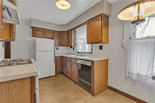 1908 N 3rd St, New Brighton, PA 15066 - Photo 9