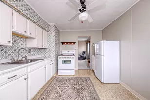 312 Spruce St, Brighton Township, PA 15009 - Photo 5