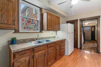 746 Greenfield Ave, Pittsburgh, PA 15207 - Photo 11