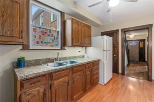 746 Greenfield Ave, Pittsburgh, PA 15207 - Photo 11