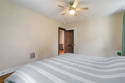 746 Greenfield Ave, Pittsburgh, PA 15207 - Photo 15