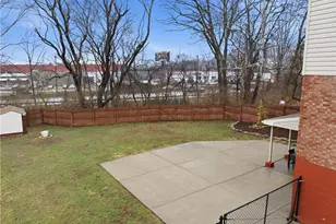 234 Parkedge Rd, Green Tree, PA 15220 - Photo 23