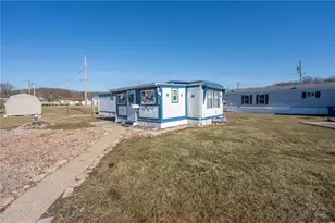 306 Lamplighter Mnr, Latrobe, PA 15650 - Photo 3