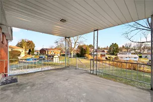 505 Bloomfield Dr, Hempfield Township, PA 15601 - Photo 5