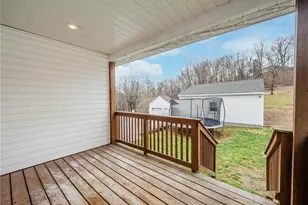 923 Scott Ave, Jeannette, PA 15644 - Photo 3