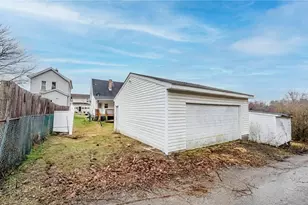 923 Scott Ave, Jeannette, PA 15644 - Photo 7