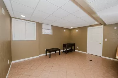 923 Scott Ave, Jeannette, PA 15644 - Photo 25