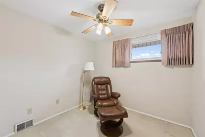 319 Ryan Dr, Scott Township, PA 15220 - Photo 17