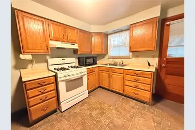 18 Howard St, Pittsburgh, PA 15209 - Photo 3