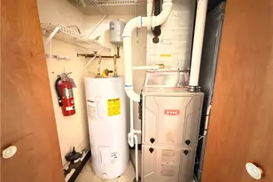 504 Holly Ct, Saxonburg Boro, PA 16056 - Photo 13