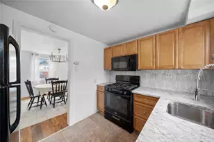 4018 Meadowbrook Blvd, Pittsburgh, PA 15227 - Photo 15