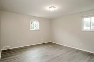 247 Golden Gate Dr, Verona, PA 15147 - Photo 13