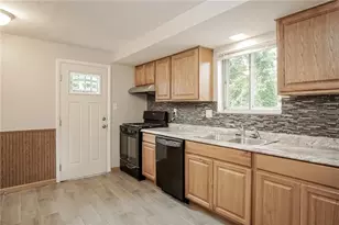 247 Golden Gate Dr, Verona, PA 15147 - Photo 7