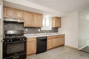 247 Golden Gate Dr, Verona, PA 15147 - Photo 5