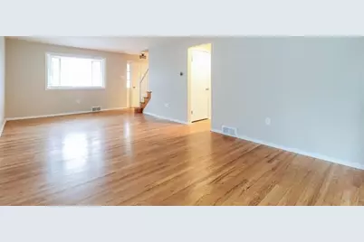 1025 Catherine Dr, Conway, PA 15027 - Photo 3