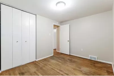 1025 Catherine Dr, Conway, PA 15027 - Photo 13