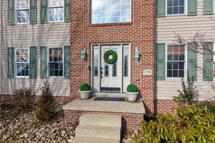 208 Murdock Way, Hempfield Township, PA 15601 - Photo 3