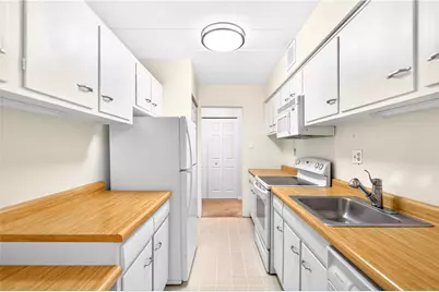 55 Highland Rd #504, Bethel Park, PA 15102 - Photo 9