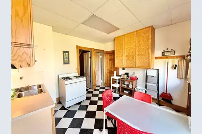 323 Franklin St, Slippery Rock, PA 16057 - Photo 5