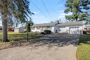 106 W Elizabeth St, Neshannock Township, PA 16105 - Photo 3