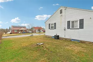 1613 Wooley Ave, New Castle, PA 16101 - Photo 5