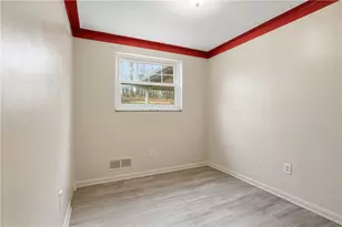 1211 Irene Ln, Pittsburgh, PA 15236 - Photo 9