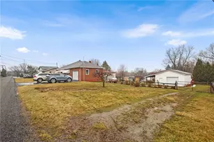 403 Rebecca St, Somerset Township, PA 15501 - Photo 5