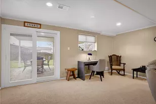 625 Ray Dr, Carnegie, PA 15106 - Photo 23