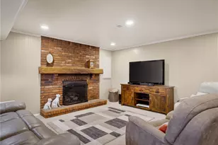 625 Ray Dr, Carnegie, PA 15106 - Photo 21