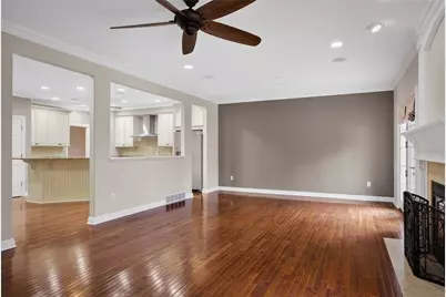 402 Georgetowne Ct, Pine Township, PA 15090 - Photo 9